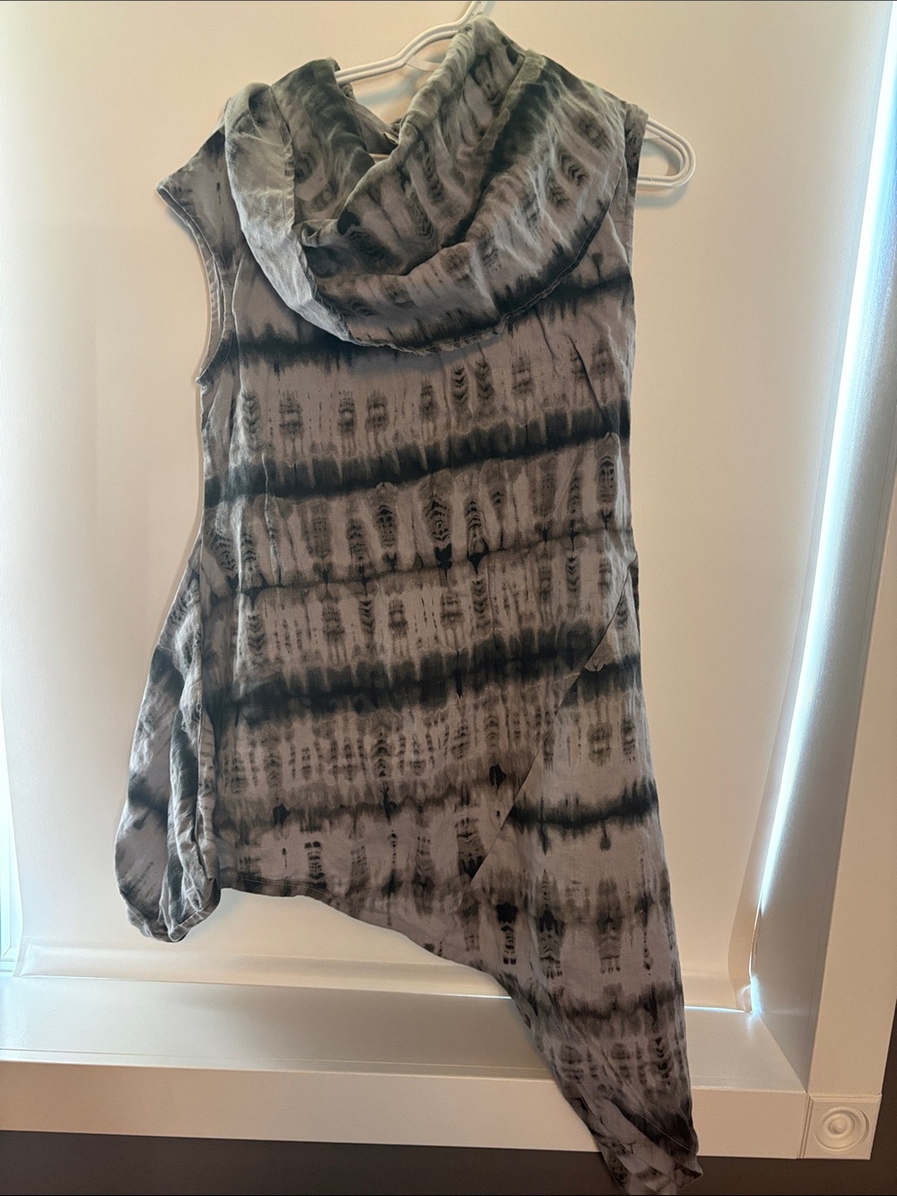 Bryn Walker Sleeveless Linen Tunic in Gray and Black